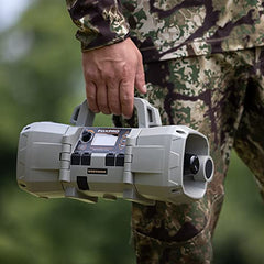 FOXPRO Shockwave full-color LCD display highlights easy sound selection in the field.