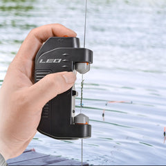 Generic Knotter non-slip handle keeps grip in wet conditions.