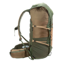 Granite Gear Perimeter 50 suspension system supports loads on rough trails.