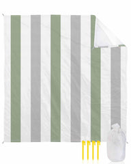 Gsypo Modern Art Beach Blanket waterproof surface keeps you dry on damp sand.