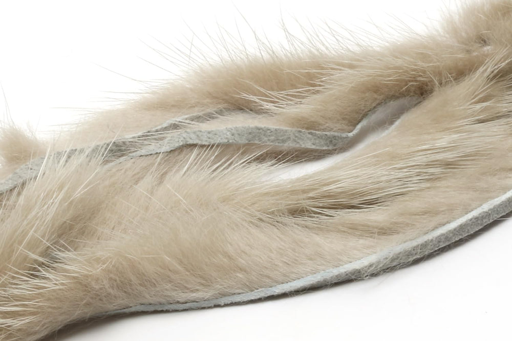 Hareline Mink Strips Grey packaging shows premium fly tying materials.