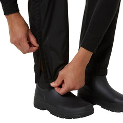 Helly Hansen Vancouver Pants side pocket, secure storage for outdoor outings.