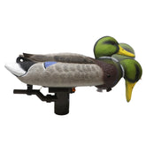 Higdon Finisher Swimmer Pro provides lifelike water motion to attract ducks.