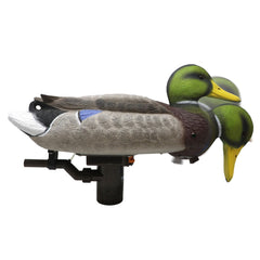 Higdon Finisher Swimmer Pro provides lifelike water motion to attract ducks.