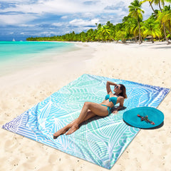 HIHOHO Sand-Resistant Blanket includes corner pockets and stakes for stable setup.