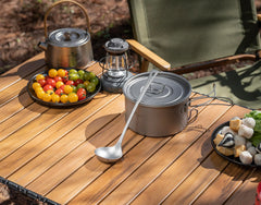 iBasingo Ti1062T pouring shot demonstrates smooth flow for soups and sauces.