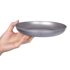 iBasingo titanium plate 185mm shows a compact outdoor dining option for camping.