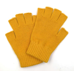iMongol Pure Wool gloves provide wrist warmth and extended coverage on cold days.