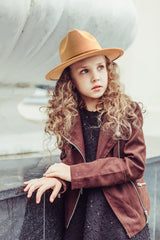 Jastore bowknot top view emphasizes stylish detail and fit.