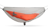 KAMMOK Dragonfly Insect Net interior setup around hammock for quick shelter.