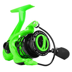 KastKing Zephyr 4000 side view shows lightweight graphite body for easy handling
