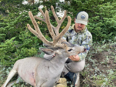 King's Camo XKG Pinnacle Jacket XK7 fitted hood reduces friction during hunts.