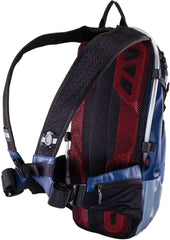 Leatt Mountain Lite dual tube routing enables flexible hydration on rides