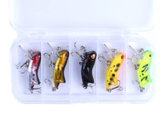 LURESMEOW mini crankbait emits vibrations to entice predators in water