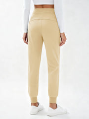 MAGCOMSEN waistband with drawstring demonstrates customizable fit and comfort
