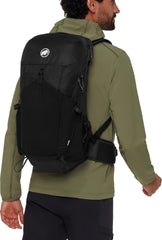 Mammut Ducan 22L hip belt and padded shoulder straps for adjustable comfort