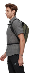 Mammut Neon Light front pocket with zip for quick-stash items.