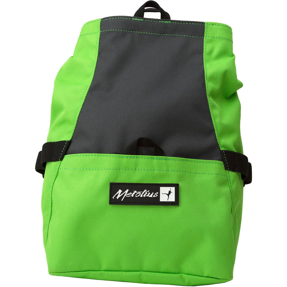 Metolius Chalk n' Roll chalk bag with square base offers stability and spill prevention on climbs.