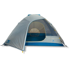Mountainsmith Bear Creek 4 door and vestibule open for easy access.