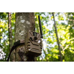 MUDDY Manifest cellular camera with QR-setup demonstrates quick field configuration.