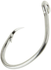 Mustad tuna circle hook in drift-trolling setup for versatile offshore use