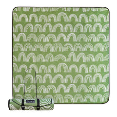 Nakie picnic blanket laid flat for a family picnic, waterproof and easy-care.