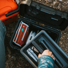 NANUK Trail 10 black side view with handle