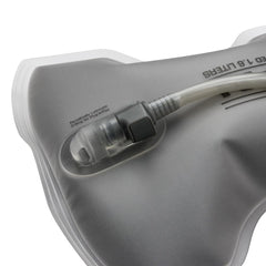 Nathan 1.6L bladder hose with quick-release enables easy cleaning