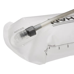 Nathan 2L bladder quick-release hose enables fast refills during workouts.
