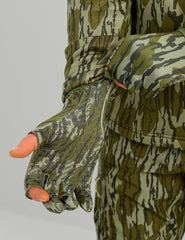 NOMAD moisture-wicking fabric keeps hands dry during long hunts