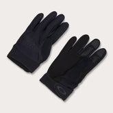 Oakley All Mountain Glove palm perforations for dry hands and steady grip