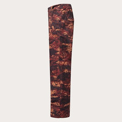 Oakley Divisional Cargo Shell Pant pocket detail highlights secure storage on the move.
