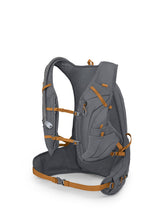 Osprey Duro 15L front view shows a stable, bounce-free fit for trail runs.