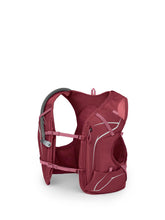 Osprey Dyna 1.5L vest front view for streamlined, bounce-free trail comfort.