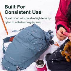 Osprey Glade 12L bite valve cover protects hydration during lifts.