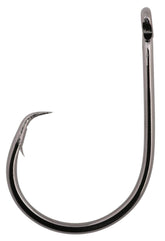 Owner 5379-121 SSW Inline Circle Pro Pack Black Chrome 2/0 — closeup highlighting sharp point for big bait precision