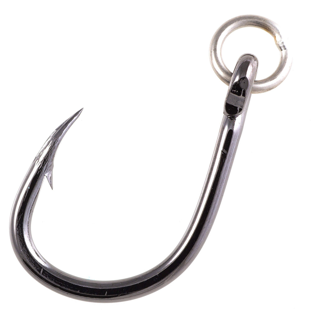 Owner Gorilla black chrome ringed hook 4/0, welded ring for robust saltwater fishing.