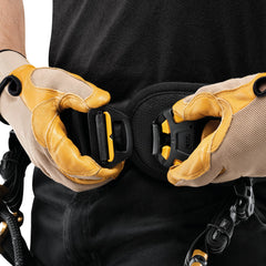 Petzl Sequoia FAST automatic waist buckle allows quick secure closure.
