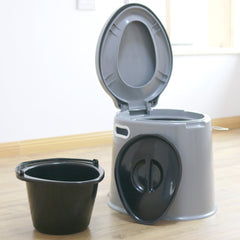 PLAYBERG portable toilet compatible with 8 gallon waste bags for cleanup