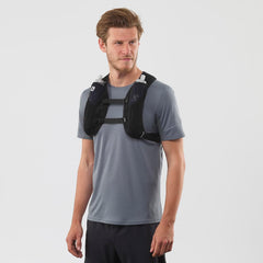 Salomon Agile 2 reflective back detail improves visibility.