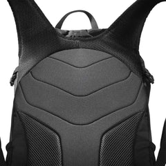 Salomon Trailblazer 30 shoulder straps designed for light, secure stability.