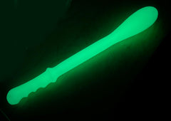 SE Thumper bat features a wrist-hole for secure handling.