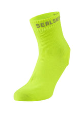 SEALSKINZ Thetford oversock waterproof outer layer protects feet during wet commutes.