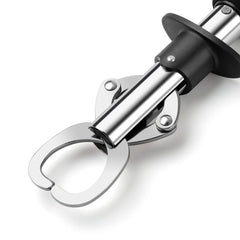 Non-slip EVA handle and adjustable wrist strap on SEASHARK lip gripper