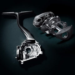 SHIMANO 21 Calcutta Conquest 200HG handle closeup highlights ergonomic grip for long sessions.