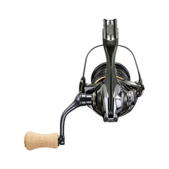 Spool closeup of Shimano Cardiff XR C2000S showing diameter and line capacity options.