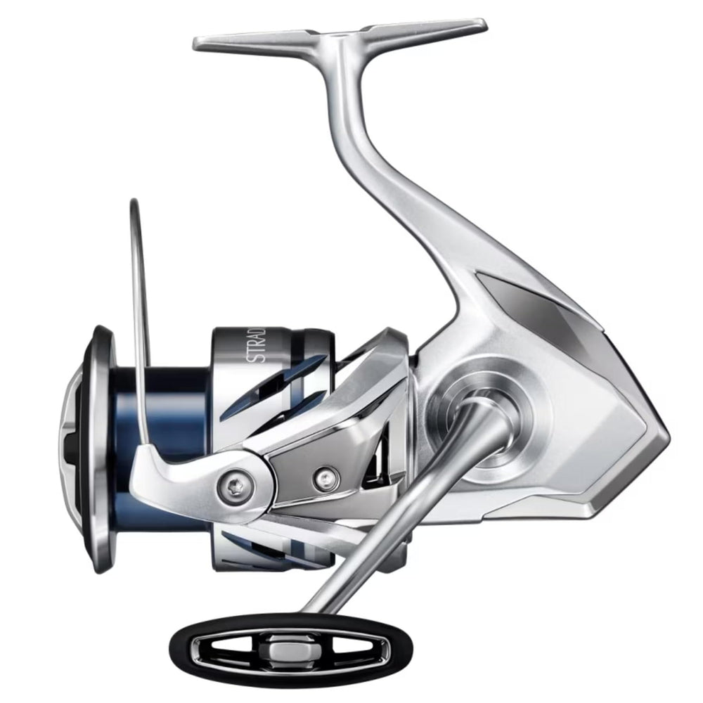 Shimano Stradic 4000XG front view highlights durable gears for smooth, reliable winding