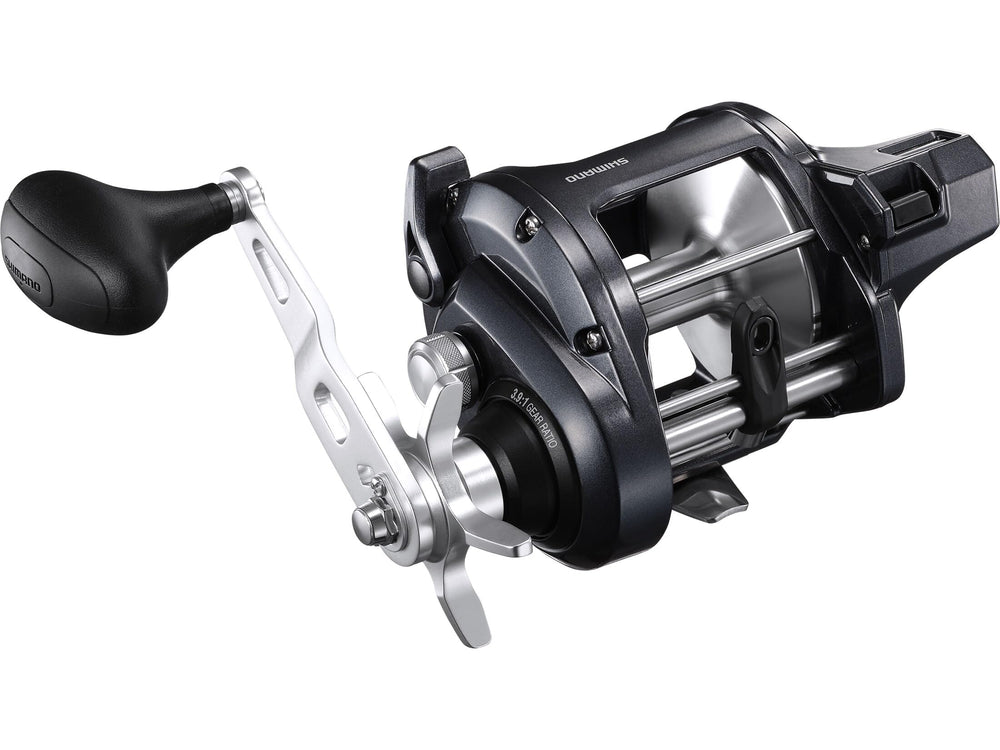Shimano TEKOTA 800PGLCA front view shows compact profile for easy handling