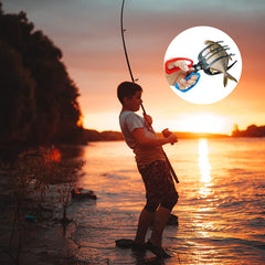 Shinycome lightweight grip design reduces fatigue during fishing.