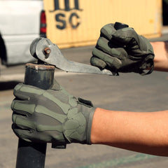 TACLAB Reaper gloves wrist view; flexible movement for controls